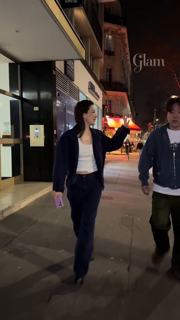 Seulgi’s late night walks on the streets of Paris... She's too cool! 👍🏼