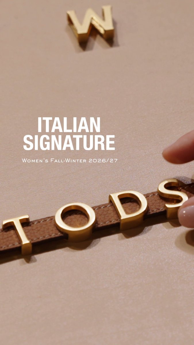 From a star-studded parterre to the rhythm of the runway, craftsmanship is the common thread of the Women’s Fall/Winter 2026 collection. Every material and gesture unfolds with effortless elegance. Tod's Creative Director: Matteo Tamburini #TodsFW26 #Tods