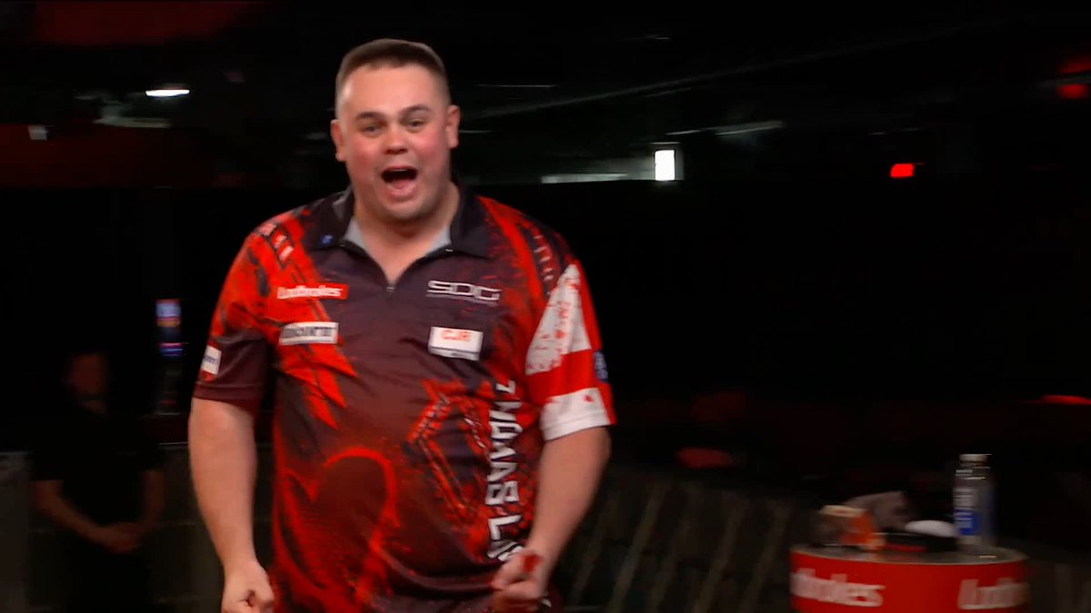 LOVELY GETS OVER THE LINE! Thomas Lovely misses a bundle of match darts, before pinning double ten to see past Shane McGuirk 6-4 and reach round three! Live Scores & Streaming #UKOpenDarts | R2