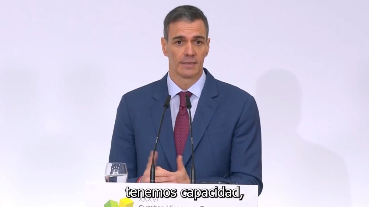 Frente a las amenazas y represalias, están los principios, están los valores, está la posición del Gobierno respecto al derecho internacional. Por encima de cualquier otra consideración. Absoluta tranquilidad. Gracias al buen momento económico que atraviesa España, tenemos margen financiero para articular medidas de compensación.
