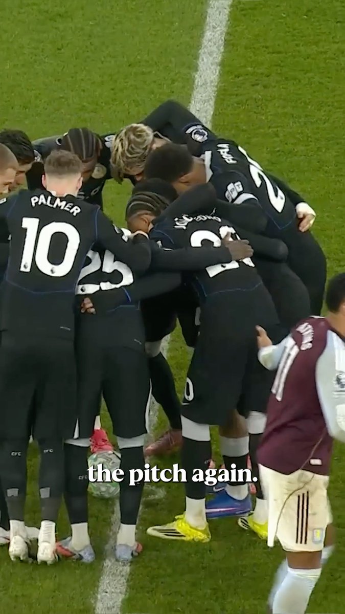Circling the ball before kick off is an all new tactic from Chelsea! ⚽️👀