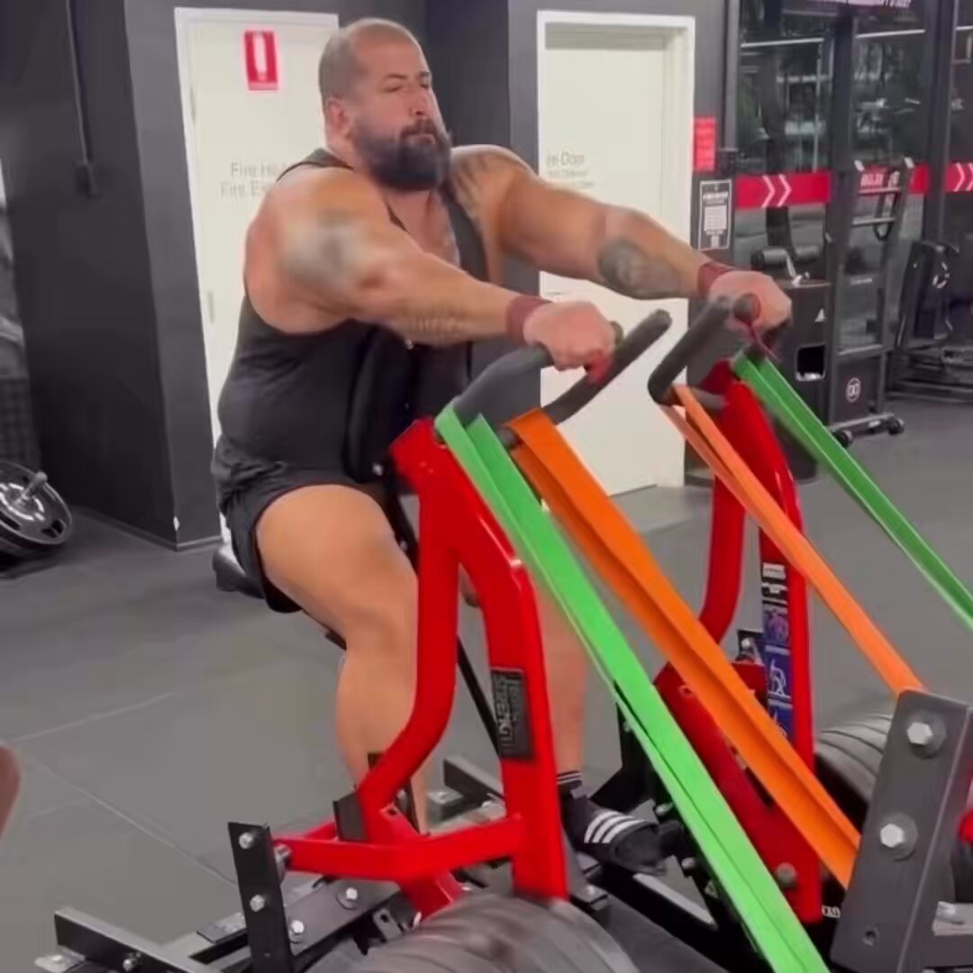 Video 1 = EGO Rows Nothing productive is happening here…this is all being done just to load up plates in an attempt to stroke the ego Video 2 = How Chest Supported Rows on the Hammer Strength Iso Lateral Row SHOULD look A great Mid-Upper Back stimulus is being had here