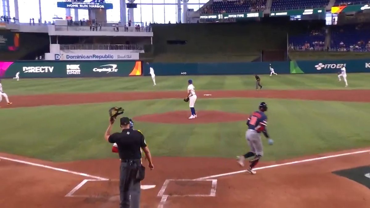 Andrés Giménez shows off his vertical 😳 #WorldBaseballClassic