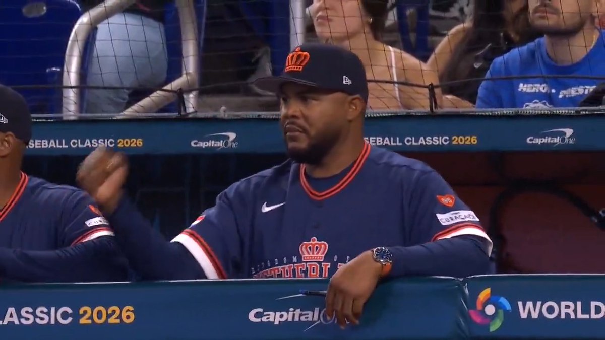 What a moment 🥹 Hall of Famer Andruw Jones watches his son knock in Team Netherlands' first #WorldBaseballClassic run!