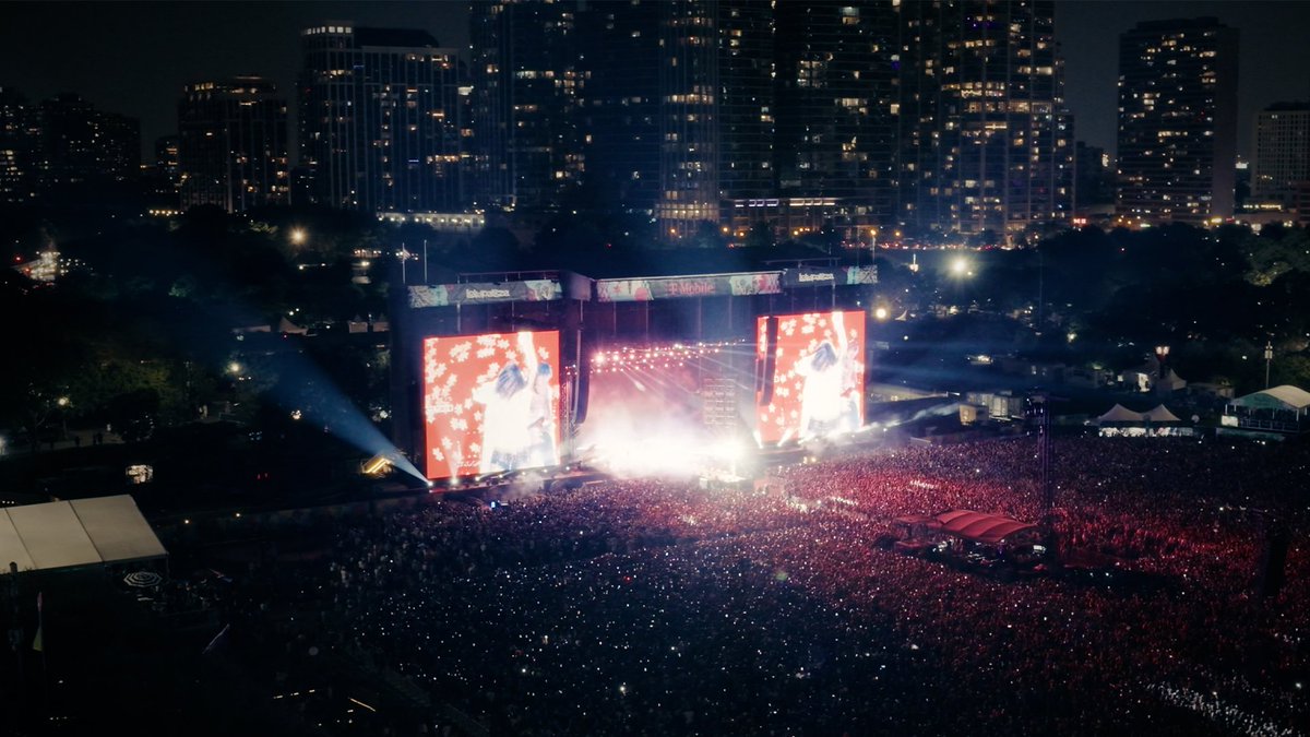 Last summer, we partnered with REVERB & Live Nation's sustainability initiative Green Nation to make our T-Mobile sponsored main stage 100% hybrid battery powered again 🙌 This dramatically cut biodiesel generator run time while powering all audio, lighting, video, and stage production, significantly reducing fuel consumption and greenhouse gas emissions.