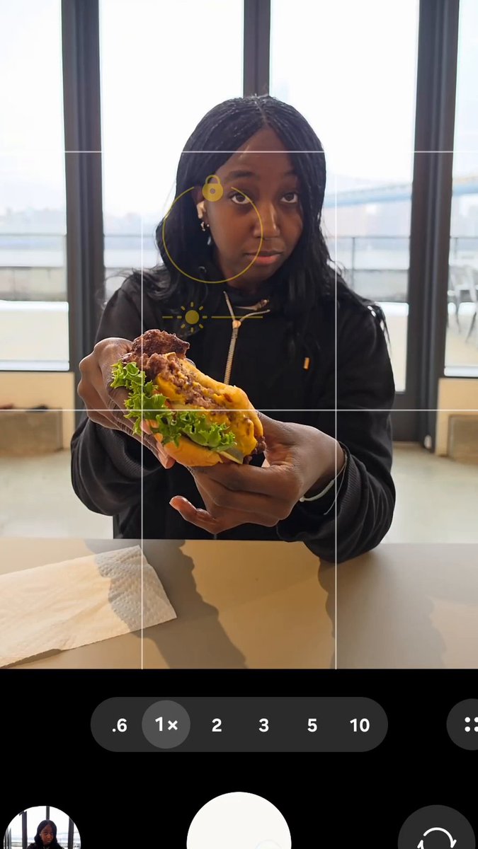 If your bite is too small, Photo Assist with #GalaxyAI on the new #GalaxyS26 Ultra can fix that. 👀🍔 Pre-order now: