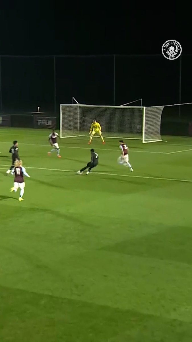A lovely finish from Ryan McAidoo! 😮💨 Watch our #PL2 clash with Aston Villa LIVE on CITY+ 🔗