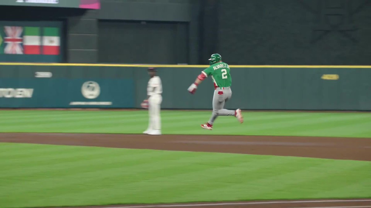 Sentir la camiseta, descripción gráfica 🇲🇽 ⚾ 👏 Nacho Álvarez y una reacción INOLVIDABLE para México tras su HR. Vía: MexicoBeis Disfruta el Clásico Mundial de Béisbol por ESPN y #DisneyPlus Premium.