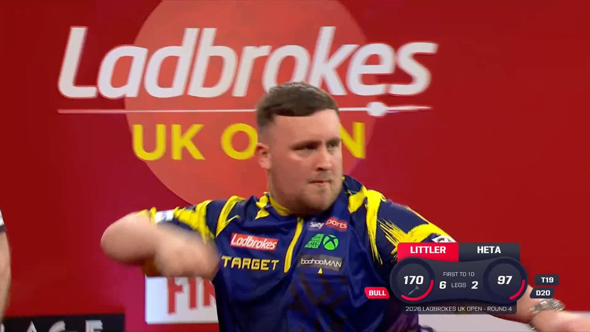 LITTLER BAGS A BIG FISH 🎣 Luke Littler loves throwing a big fish, doesn't he? The World Champions takes his third 170 checkout in two days to extend his lead to 7-2 over Damon Heta! Live Scores &amp; Streaming 📲 #UKOpenDarts | R4