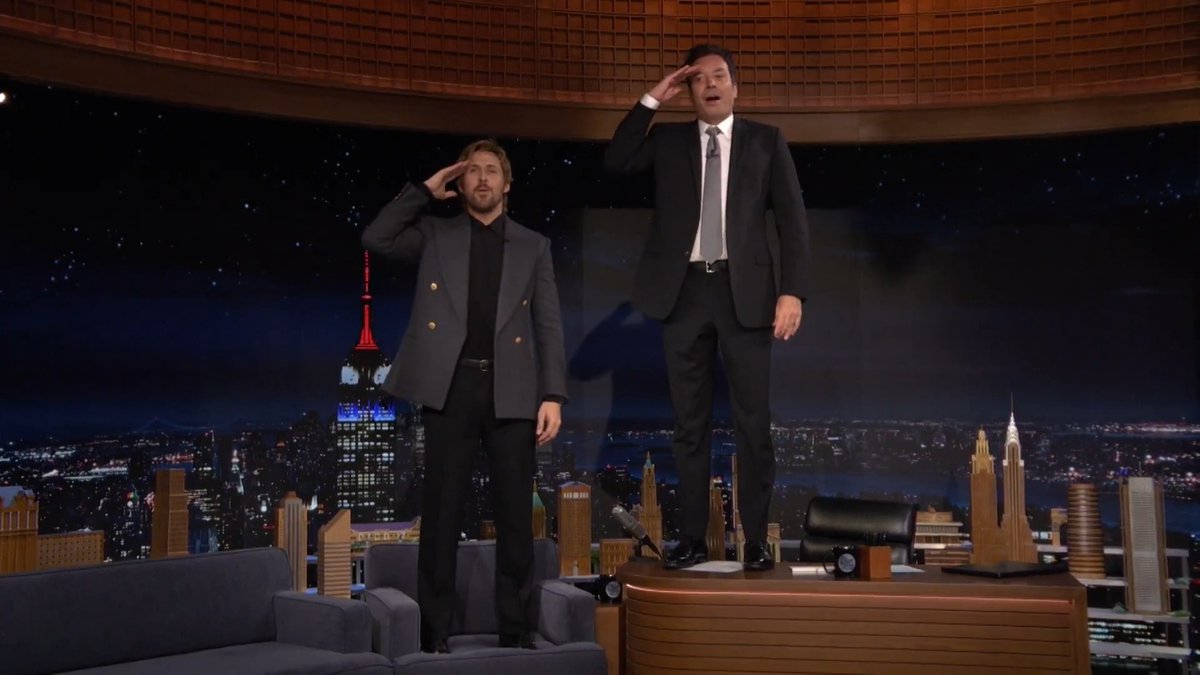Ryan Gosling and Jimmy deliver the infamous “O Captain! My Captain!” from Dead Poets Society to an audience full of teachers 🤣 #FallonTonight