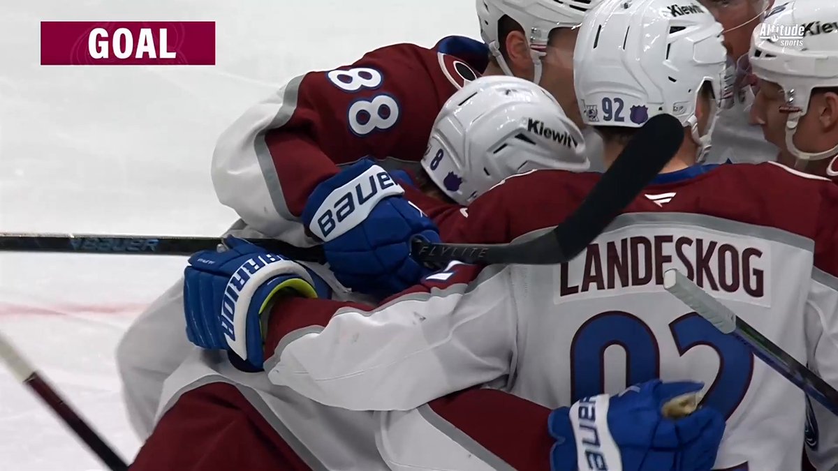 Cale Makar gets the Colorado Avalanche on the board with a powerplay goal! 🚨