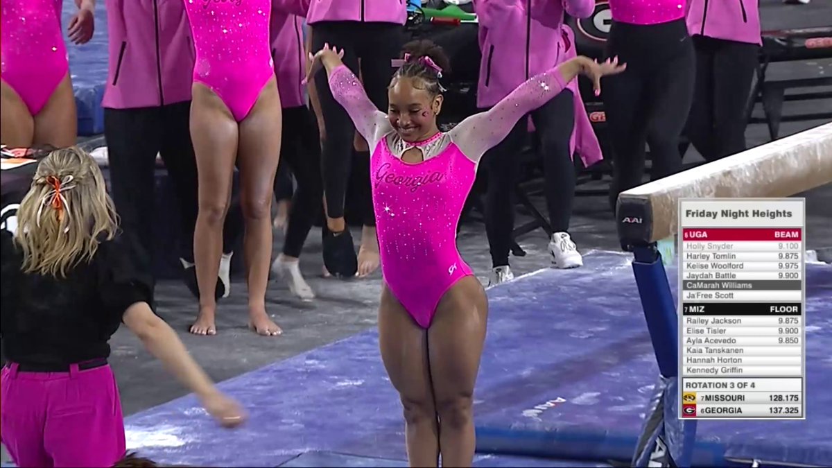 UGA freshmen score pair of 9.975s on beam 👏 Kelise Woolford and CaMarah Williams both score their career-highs for Georgia Gymnastics 👑