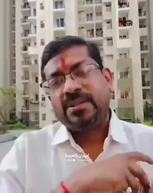 صحفي هندي عائد من إسرائيل يفجر قنبلة من الحقائق: حتى الملاجئ لم تعد آمنة، فقد لقي الناس حتفهم في أعماقها، أحيانًا تصيب الصواريخ الإيرانية أهدافها دون إنذار، تمنع الحكومة الإسرائيلية الوصول إلى المستشفيات، وتخفي الخسائر البشرية، وتكذب بشأن خسائرها، وتمنع التصوير. إسرائيل منهارة