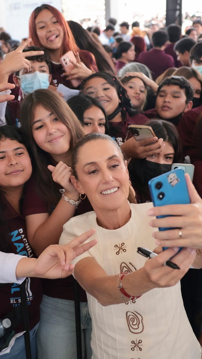 Inauguramos el Centro de Bachillerato Tecnológico Agropecuario en El Salto, Jalisco. Además de éste, se construirán 22 nuevos planteles del Bachillerato Nacional “Margarita Maza”.