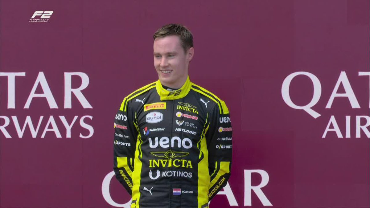 🏎️🔥 ORGULLO GUARANÍ Joshua Durksen y su momento en lo más alto del podio después de la sprint en el #AusGP. ▶️ Mirá la 🏁 #F2 en el Plan Premium de #DisneyPlus