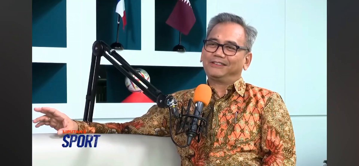 Sebetulnya Elkan Baggott ini diminati oleh Pak Sihar Sitorus pemilik FCV Dender, tahun lalu ia sempat berbicara di Liputan 6 Sport.
