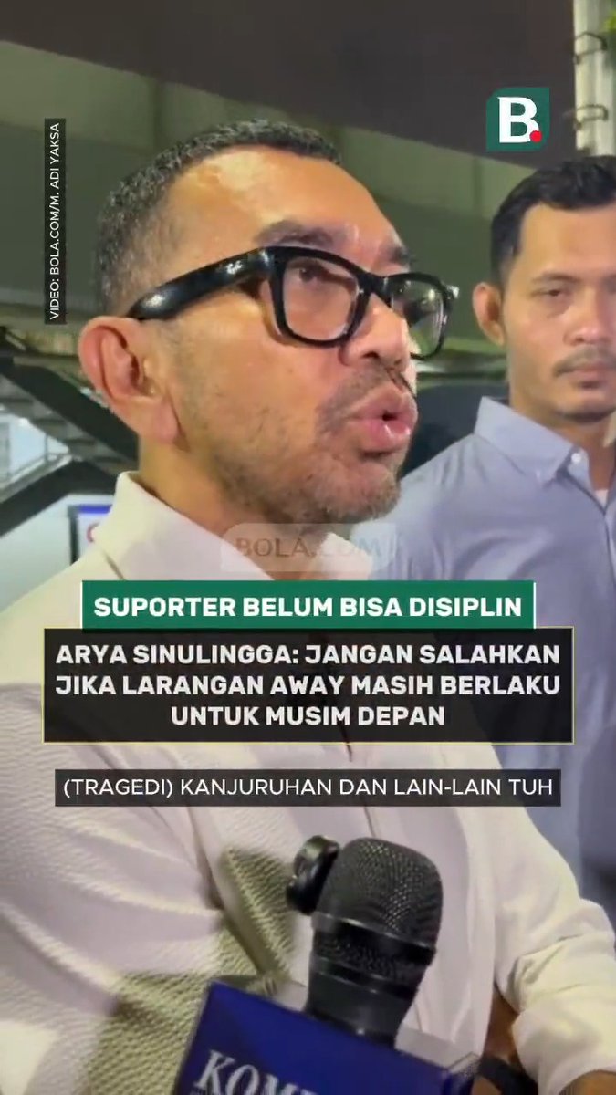 Anggota Exco PSSI, Arya Sinulingga menilai kericuhan suporter di laga Persijap vs Persis Solo menjadi bukti suporter Indonesia belum bisa disiplin. #bolacomid #blclpt #blcbm #superleague