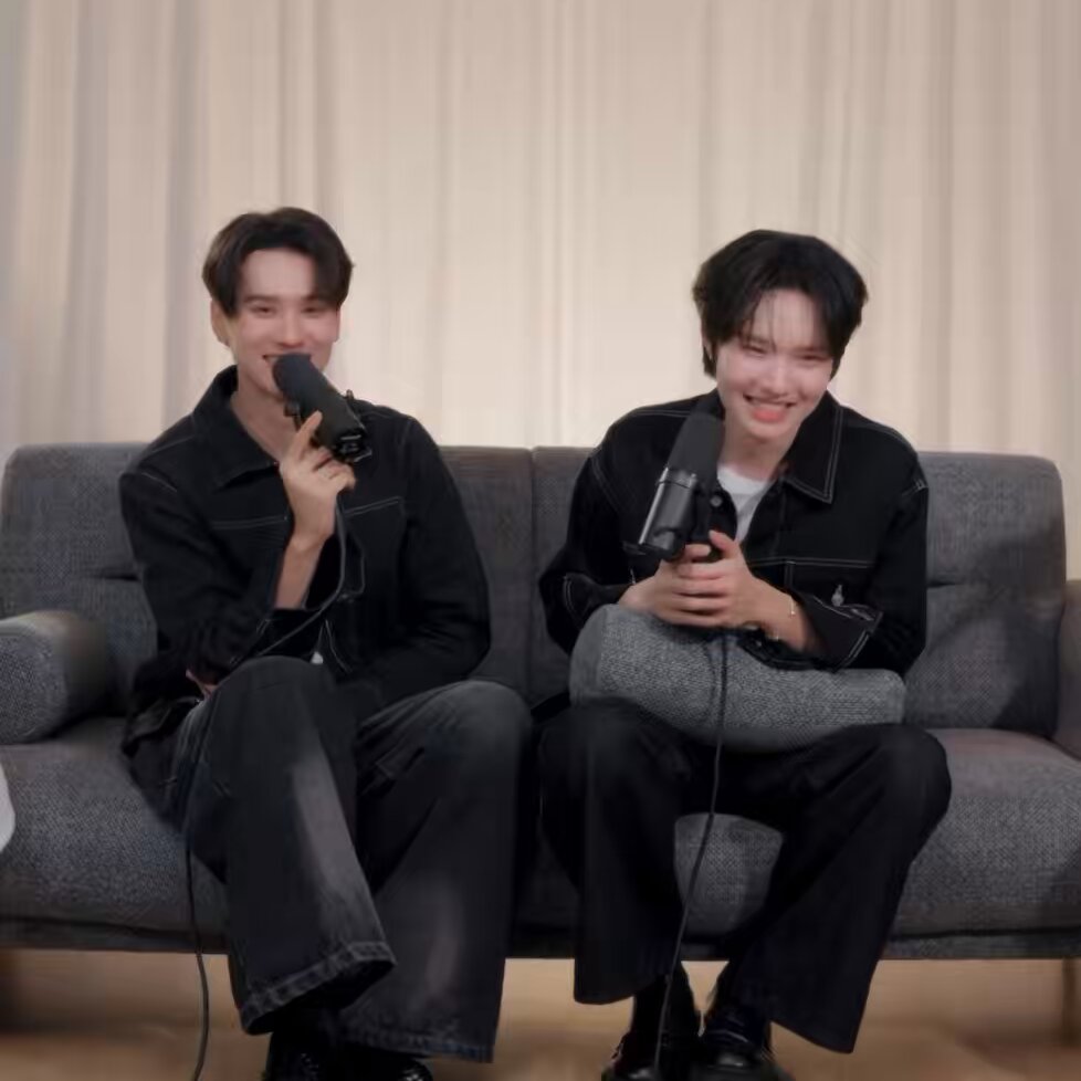 This is my new Roman Empire. The way Namping loses control for a second from the shock and just clings to Keng so he can comfort him 😭 Of course, he quickly got rid of the evidence and pulled away. But we all saw it!! MARRTEAM X KENGNAMPING #KENGNAMPINGxmarrteam