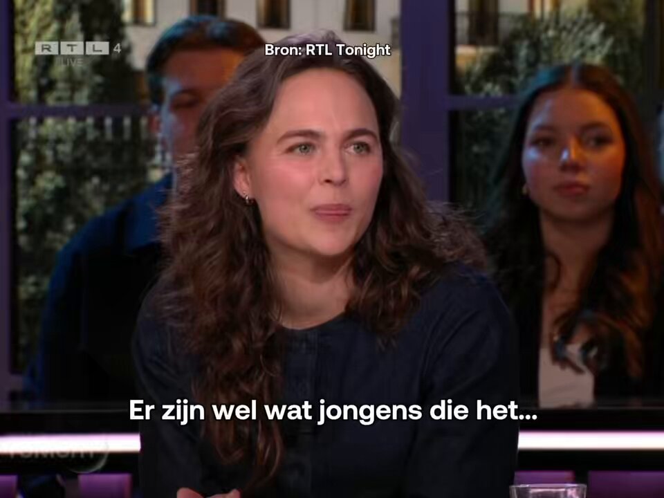 🤯 Onwerkelijk: ineens wordt je campagnevideo uitgezonden bij RTL Tonight! Terwijl ik aan het studeren was, stroomde mijn telefoon vol: “Milos, je bent op tv!”📺 In een item voor de verkiezingen van 18 maart kwam ons VVD-filmpje over voorrang voor eigen inwoners voorbij.🙏🏼