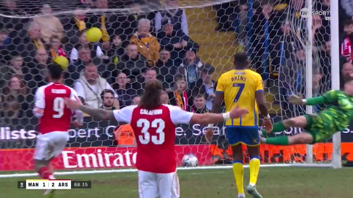 There's no stopping that! ๐ Eberechi Eze fires Arsenal back in front with a strike of real quality ๐ ๐บ TNT Sports & discovery+ UK