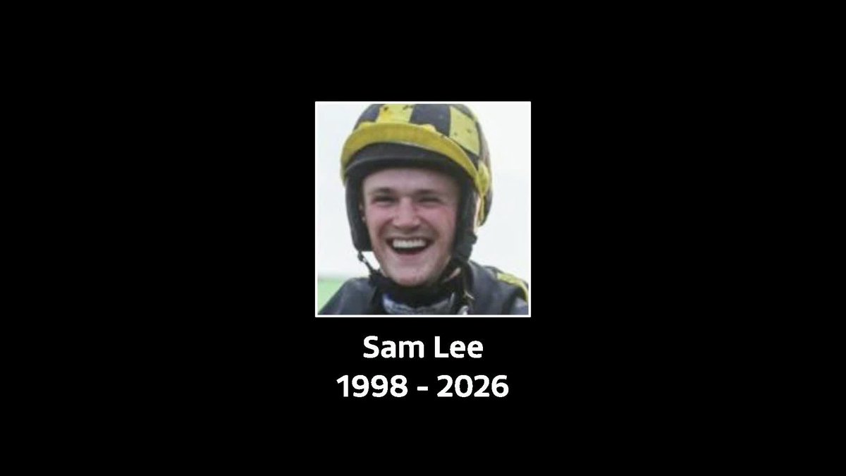 A minutes silence was held before racing today for Amateur jump jockey Sam Lee who has died at the age of 27. Our thoughts and condolences are with his family and friends at this difficult time ❤️