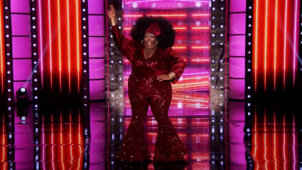 Essa runway foi tão maravilhosa de assistir que me assusta que foi mesmo um episódio de design challenge, juro, as gatas estavam belíssimas!