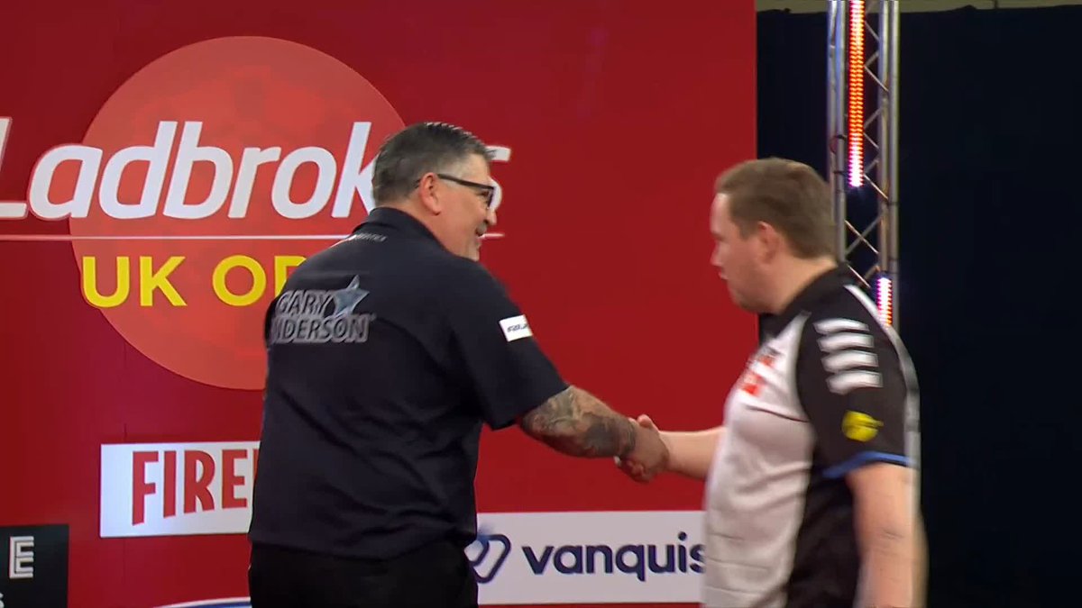 ANDERSON SINKS SCHINDLER! ๐ด๓ ง๓ ข๓ ณ๓ ฃ๓ ด๓ ฟ Gary Anderson produces a blistering late burst to defeat German number one Martin Schindler, averaging 105.8 to book his spot in the last 16! Live Scores & Streaming ๐ฒ #UKOpenDarts | R5
