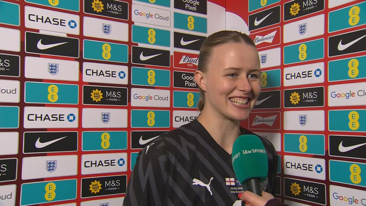 "One of her strengths is she gets to know you as a person and that makes you want to fight for her!" Hannah Hampton on Sarina Wiegman 🗣️