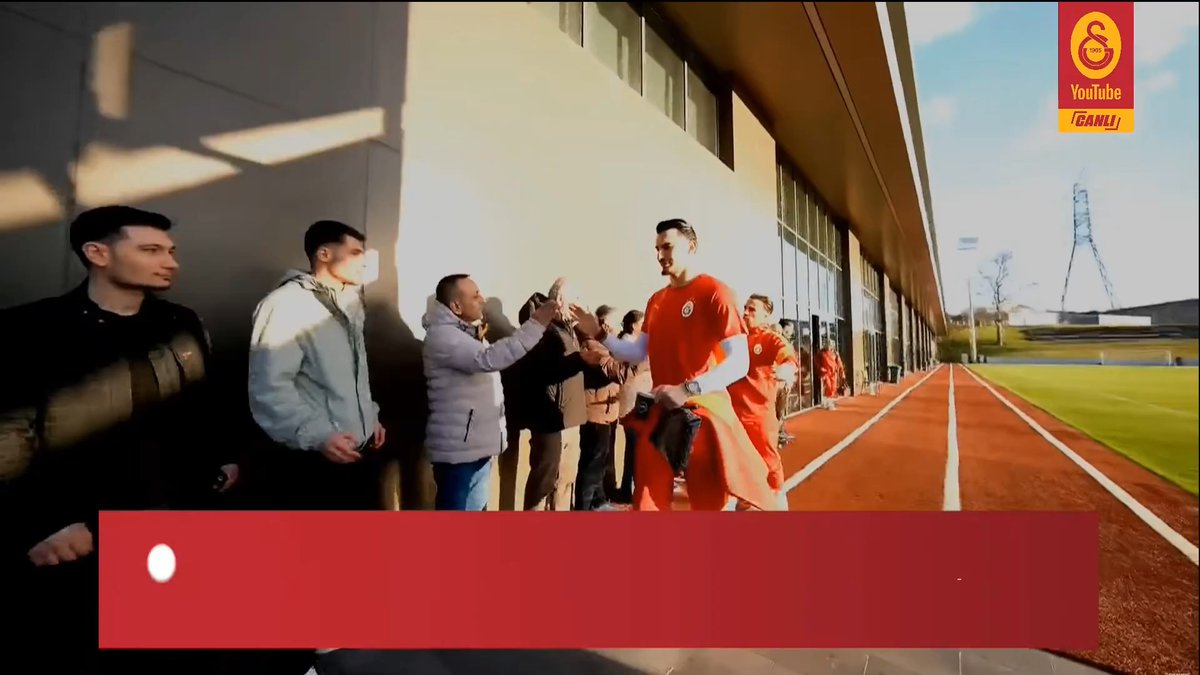 Beşiktaş maçı öncesi Uğurcan Çakır ve Yunus Akgün.