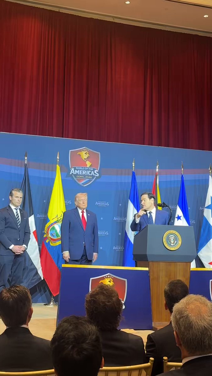 Qué bien habla Marco Rubio español. Qué orgullo tenerle representando la comunidad hispana // Rubio speaks Spanish so well. What a pride to have him representing the Hispanic community.