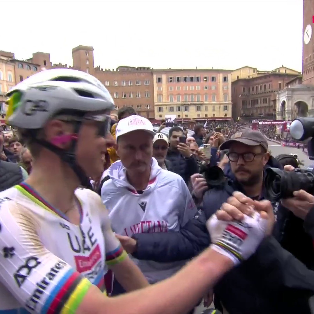 POGACAR SEUL AU MONDE ! Le Slovène, parti à 78 km de l'arrivée, remporte les Strade Bianche pour la 3e fois consécutive. Il devance Paul Seixas 🇫🇷 et Isaac Del Toro !