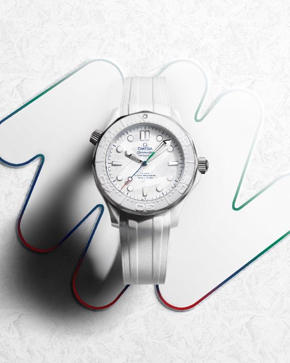 Celebrating excellence at the Paralympic Winter Games, OMEGA unveils a Diver 300M for Milano Cortina 2026. Featuring a central seconds hand in red, blue, and green, inspired by the competition emblem. #OMEGA #MilanoCortina2026 #OMEGAOfficialTimekeeper