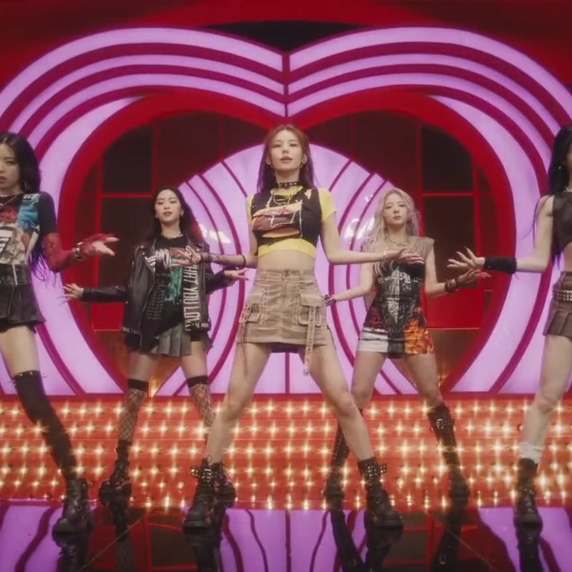 if ITZY japanese discography has no defenders, then i’m dead