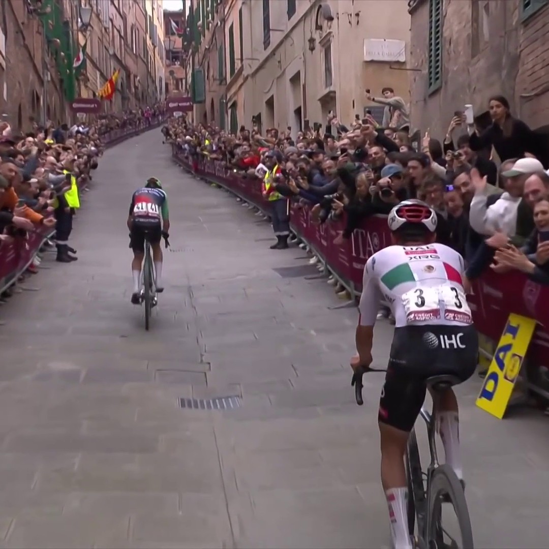 Les images de l'accélération de Seixas face à Del Toro dans la montée finale des Strade Bianche pour décrocher la deuxième place ! Suivez le meilleur du cyclisme sur Eurosport et HBO Max #LesRP