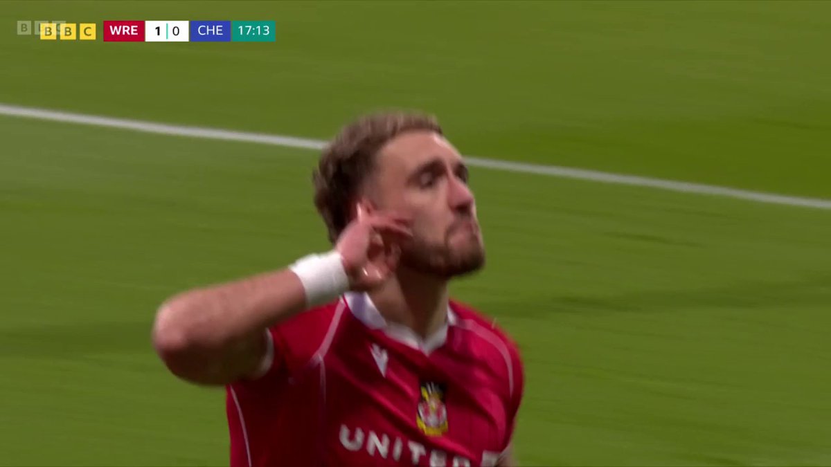 WREXHAM TAKE THE LEAD AGAINST CHELSEA 😲 What a run and touch from Sam Smith 🔥
