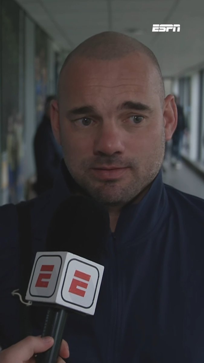 Recordinternational Wesley Sneijder maakt zijn voetbalrentree in de vierde klasse: "Het is nog steeds het allerleukste spelletje" 😍 🔗