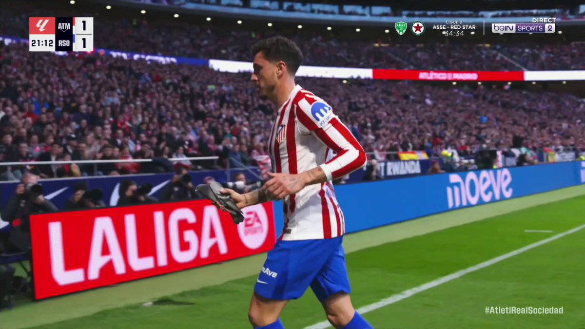 🚨 𝗠𝗔𝗚𝗡𝗜𝗙𝗜𝗤𝗨𝗘 ! José María Giménez 🇺🇾 a sauvé un pigeon, blessé par le ballon en plein match. ❤️‍🩹🐦 🎥 beIN SPORTS