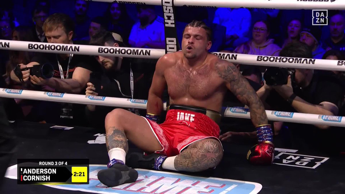 Wil Anderson knocks out Jake Cornish 😳