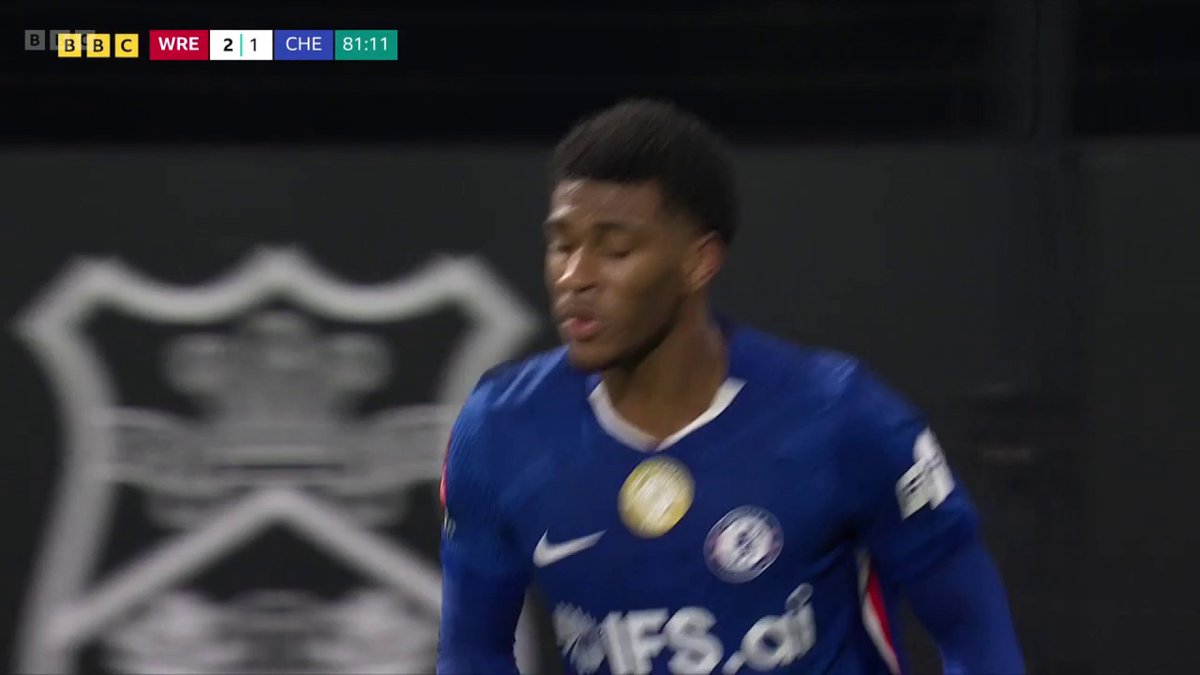 Instant response from Chelsea ⚡ Josh Acheampong with the equaliser against Wrexham 🎯