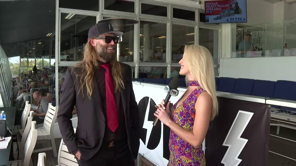 "The sport of horse racing is just too good not to share!" 🎙️ Acacia Courtney Clement interviews Jayson Werth of IconRacingLFG before Kokomotion's run in the Grade 3 Florida Oaks and Hulkamania's run in the Grade 3 Tampa Bay Derby.