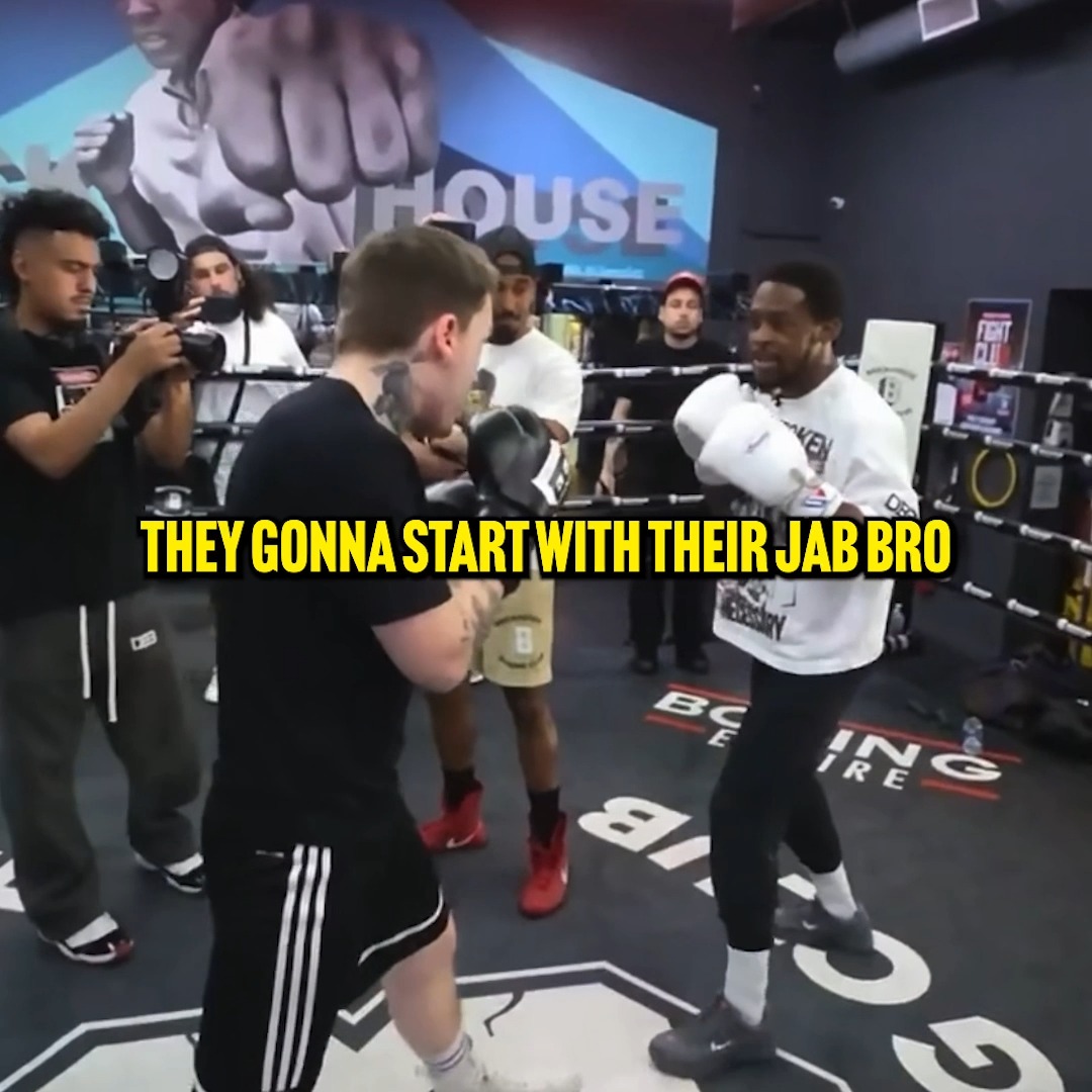 Million Dollar Workout 💪💰 Ring ambassador Keyshawn Davis dropping some wisdom in the ring with musical artist Tommy Richman 🎵🧠