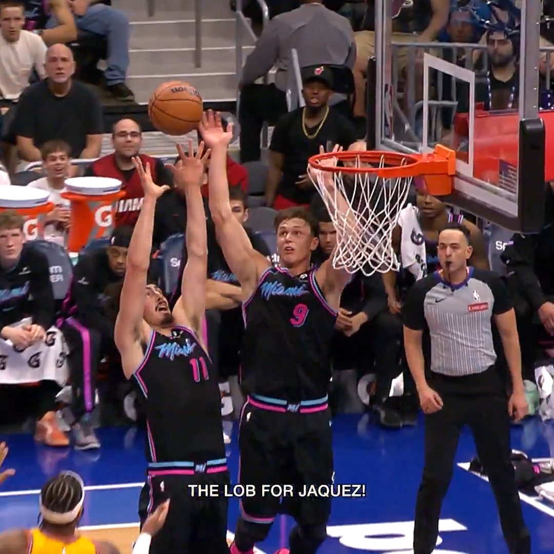 Lob was so perfect 2 guys had a chance at it! Dunk of the Night //