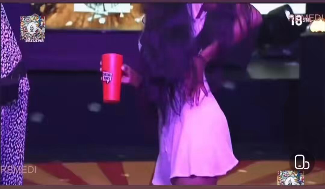Energy choke! 🔥The vibes were really vibing tonight🫰🏽 🎥: Big Brother Mzansi No copyright infringement intended GROOVE WITH THANDEKA THANDEKA THE BAZOZWA QUEEN #BBMzansiS6 #BBMzansi #ThandekaTshabalala