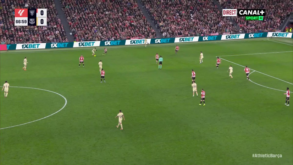 #LaLiga 🇪🇦 : Un Yamal "messiesque" vient doucher tout un stade. Les catalans sont devant au score 🔥