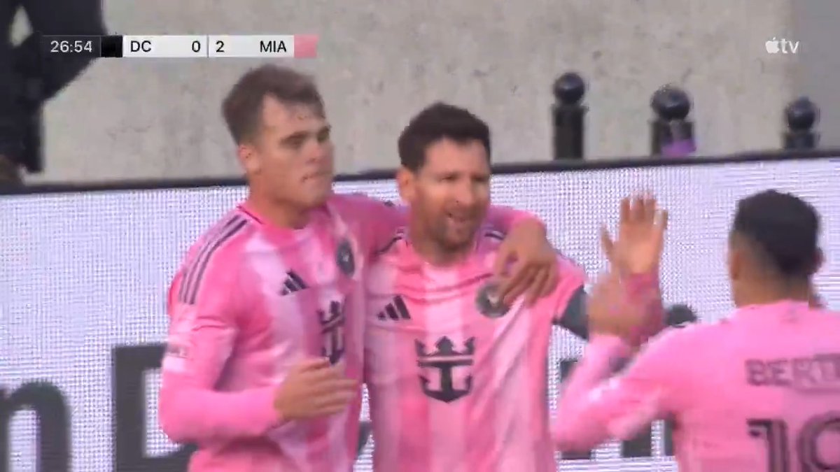 Lionel Messi chips the keeper for career goal No. 899 🍪 (via Major League Soccer)