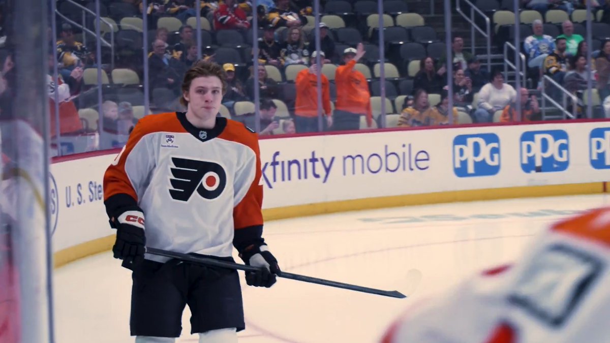 Time for a rookie lap! Welcome to the show, Bumper. #PHIvsPIT | #LetsGoFlyers