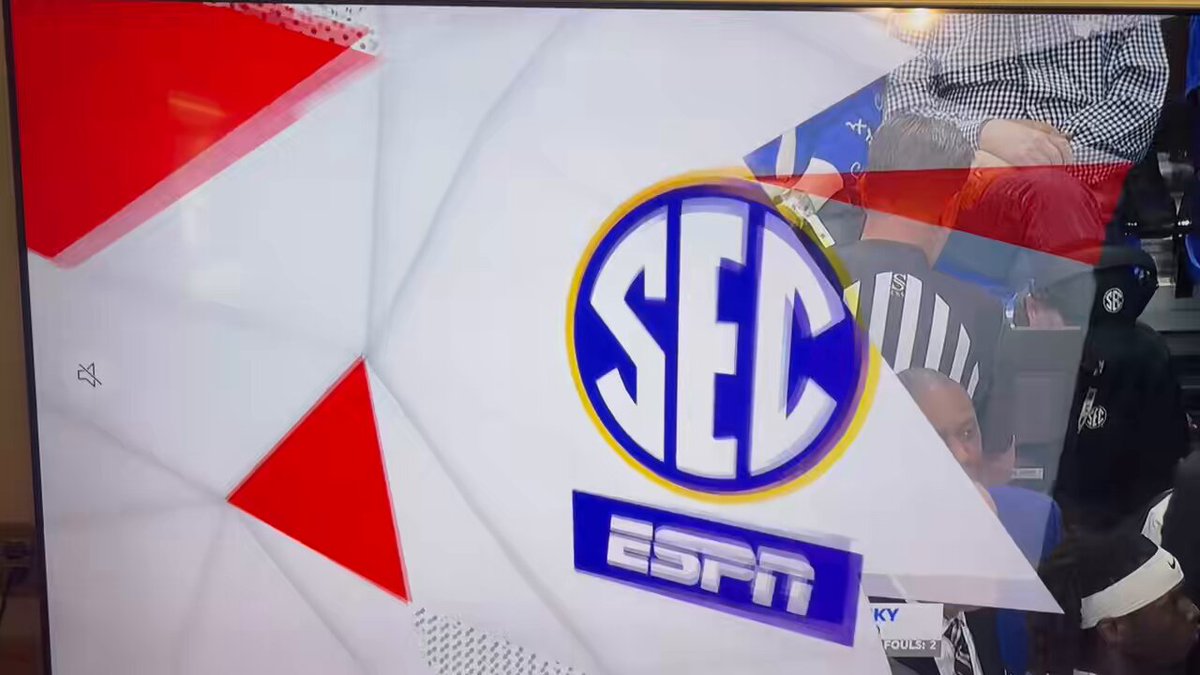 This was not called an illegal screen on Florida. Instead of calling that, they went to the monitor to review a possible flagrant foul on Kentucky. That’s a bad call.