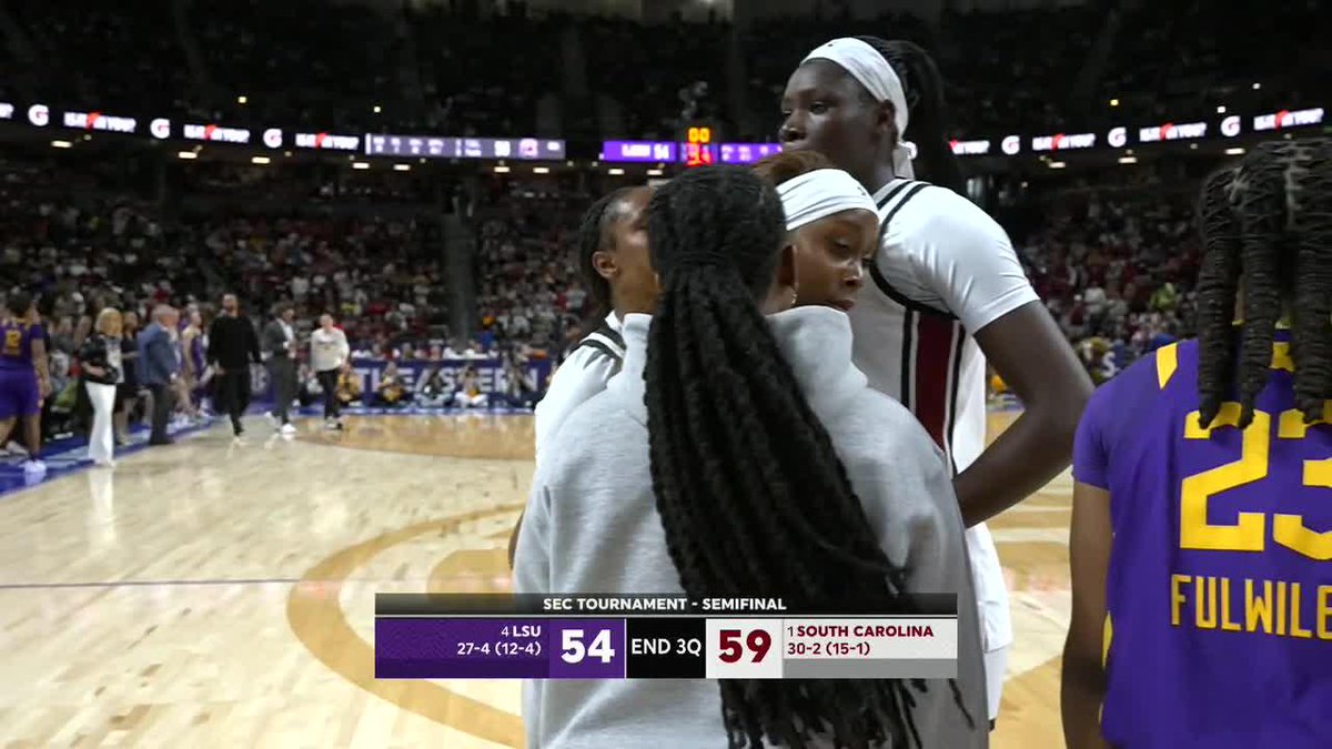 RAVEN JOHNSON 🔥 South Carolina is battlin' for the trip to the SEC tourney championship 😤