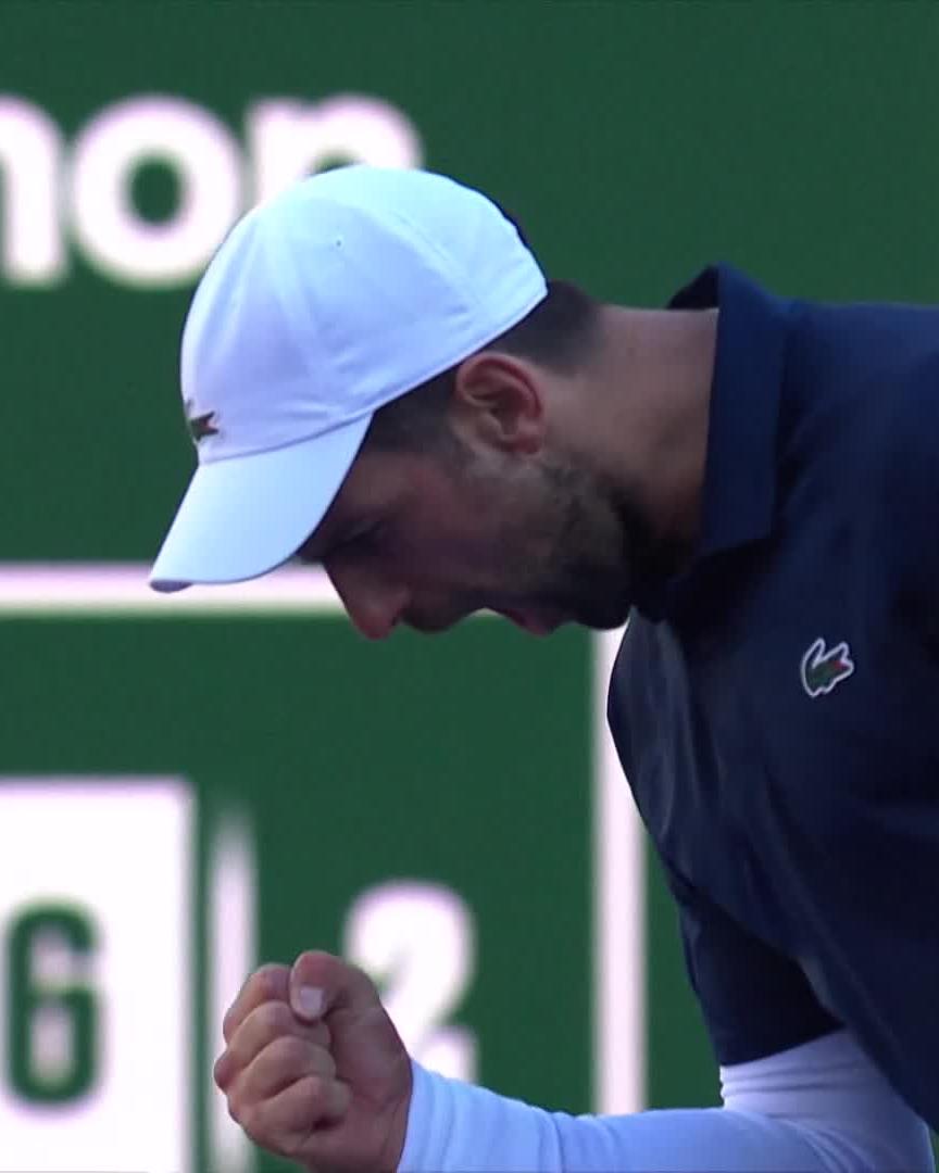 Back in business 🔥 Novak Djokovic now leads in the third set #TennisParadise