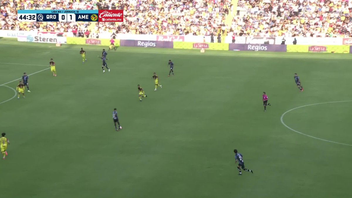 Es una vergüenza la defensa del América, hasta el Querétaro nos mete gol… No entiendo qué trabajan en la pinche semana. El Chiquito Sánchez lo estaba marcando váyanse alv JAJAJAJAJA.